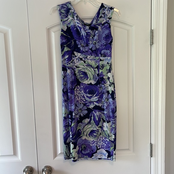 Beautiful Floral Summer Dress - Picture 4 of 4